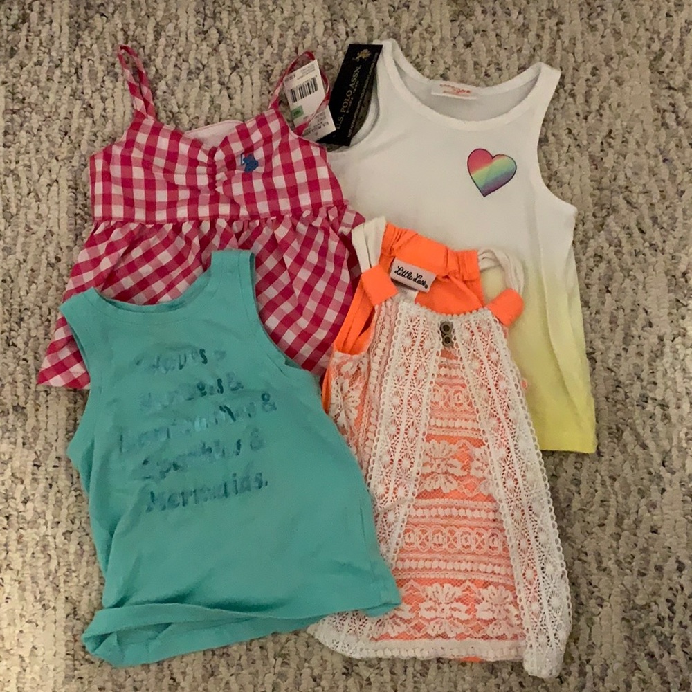 Bundle of 4 tank tops